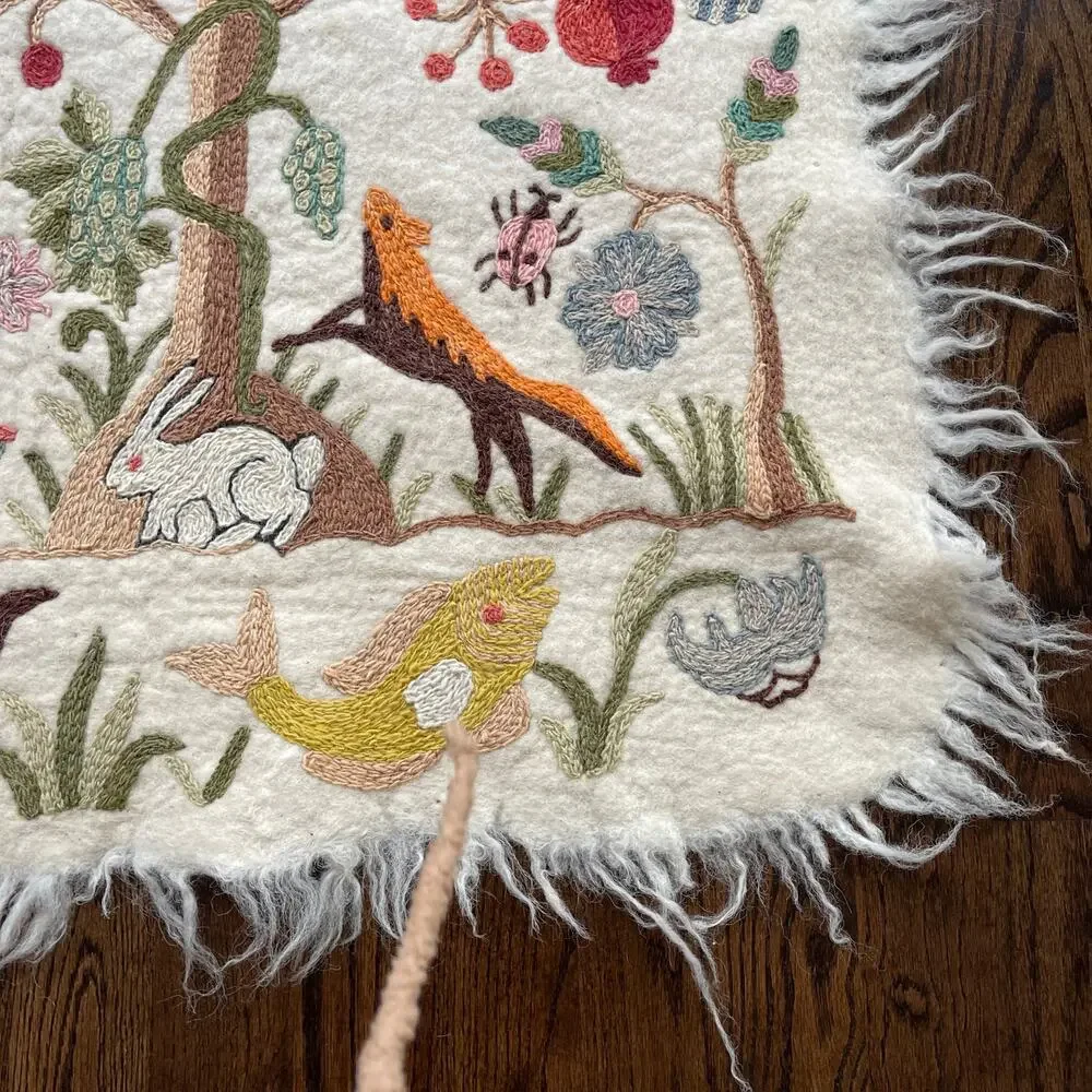 Vibrant Animal Embroidered Wool Wall Tapestry Smal Carpet Floor Fringe Edge RARE